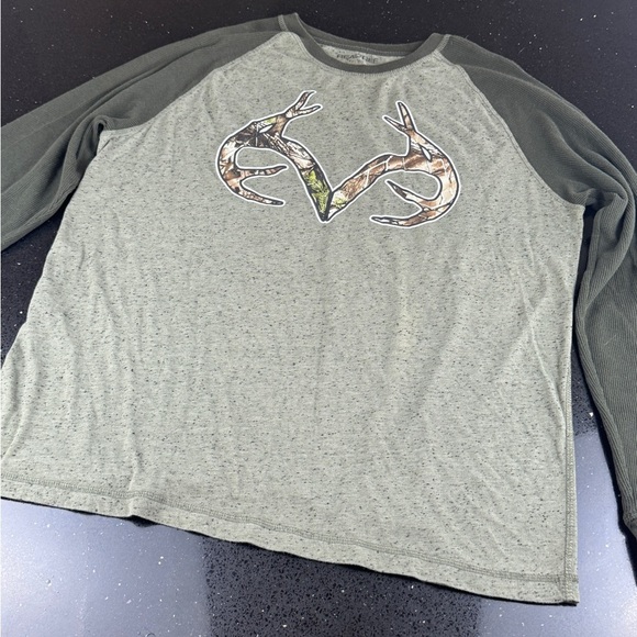 Realtree Green Long Sleeve Tee with Antler Design XL - Picture 1 of 13